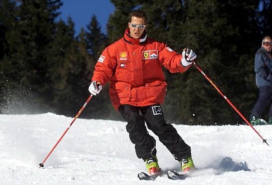 “Thần xe” Michael Schumacher tạm thời qua cơn nguy kịch