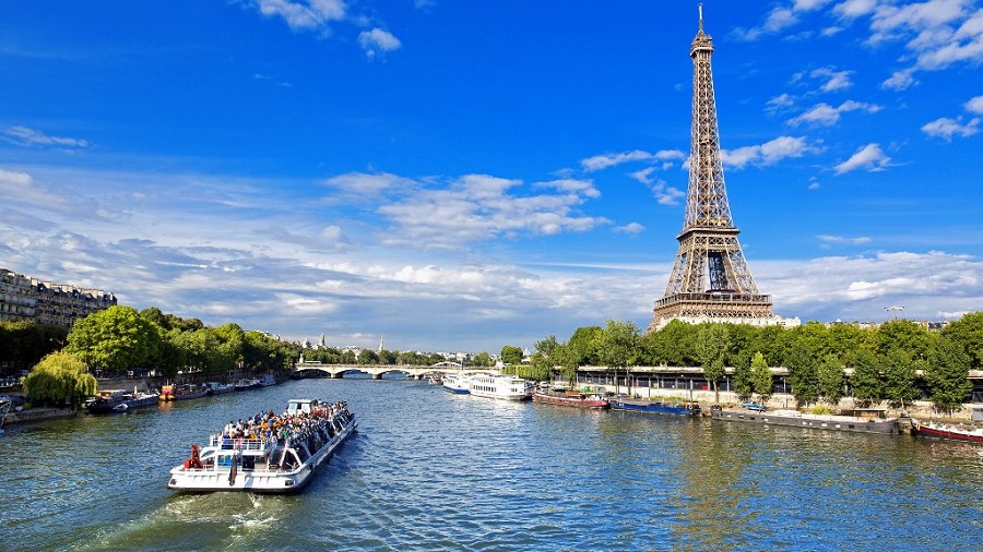 Du Thuyền Ngắm Cảnh Trên Sông Seine 