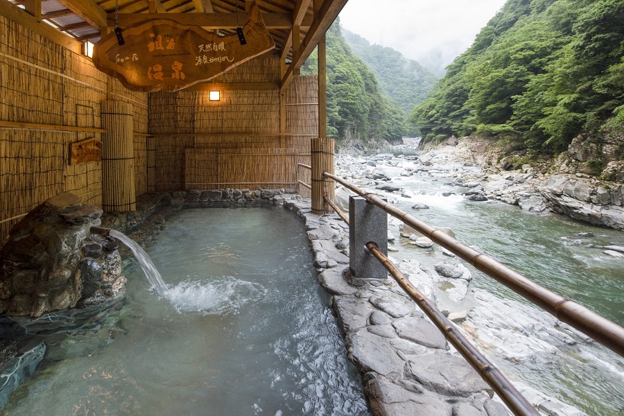 Trải nghiệm tắm khoáng Onsen