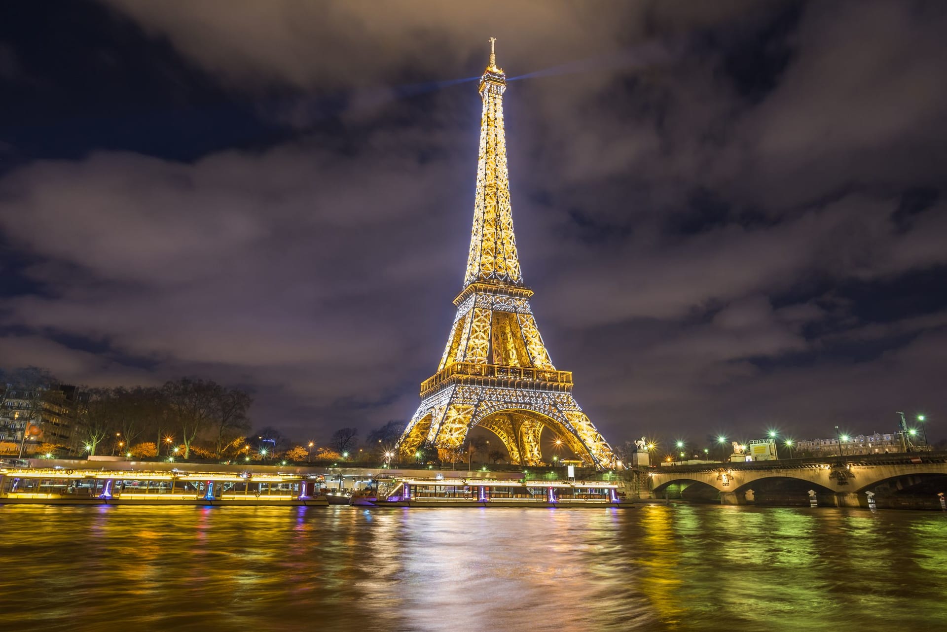 Tháp Eiffel